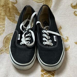 Vans AUTHENTIC Classic - Lace-Up - Black - Men’s 4.0 / women’s 5.5